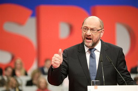 Pedseda nmecké sociální demokracie Martin Schulz pi projevu na sjezdu strany...