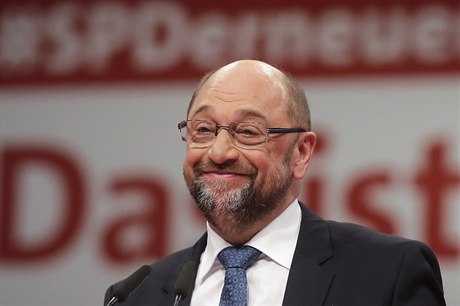Martin Schulz po znovuzvolení do ela strany.