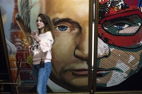 Expozice vzdává hold ruskému vdci, který práv potvrté kandiduje na...