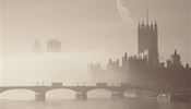 Westminsterský palác během velkého smogu v roce 1952.