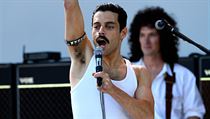 Rami Malek jako Freddie Mercury. Snímek Bohemian Rhapsody.