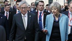 Britská premiérka Theresa Mayová a pedseda Evropské komise Jean-Claude Juncker.