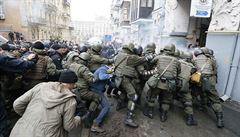 Ukrajinská policie zahájila v úterý ráno razii v byt Michaila Saakaviliho.