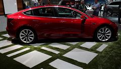 Tesla v domovské Kalifornii pedvádí svj Model 3.