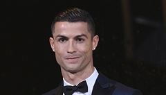 Cristiano Ronaldo se svým pátým Zlatým míčem. | na serveru Lidovky.cz | aktuální zprávy