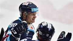 Autor rozhodujícího gólu v samostatných nájezdech Tyler Redenbach z Liberce.