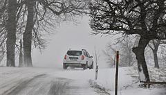 Meteorologové varují před silným sněžením a sněhovými jazyky