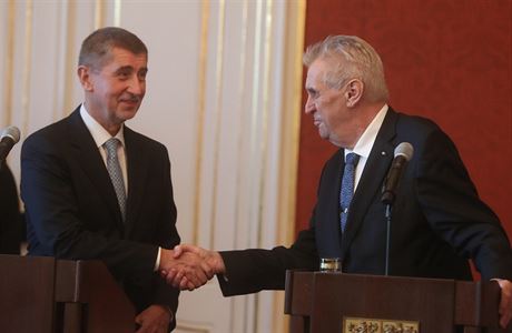 Premiér Andrej Babi a prezident Milo Zeman.