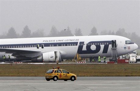 Zázrak ve Varšavě'. Poláci po 6 letech zjistili, proč musel Boeing 767 z  New Yorku přistát bez podvozku | Svět | Lidovky.cz