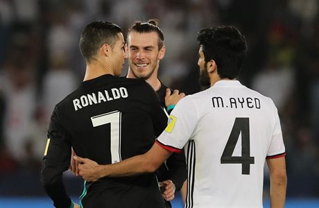 Stelci branek za Real Madrid Cristiano Ronaldo a Gareth Bale a hr AL Dazry...