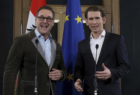 Heinz-Christian Strache, pedseda FPÖ, a Sebastian Kurz, dosavadní ministr...