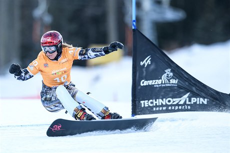 Ester Ledecká zahájila olympijskou sezonu na snowboardu vítězně.