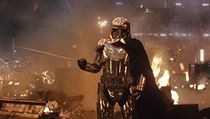 Kapitnka Phasma (Gwendoline Christieov). Snmek Star Wars: Posledn z Jedi...