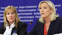 Britsk europoslankyn Janice Atkinsonov (vlevo), francouzsk politika Marine...