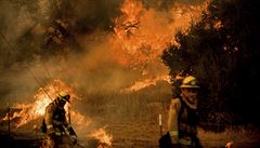 Požáry v Kalifornii páchají rekordní škody, přesáhly už 10 miliard dolarů