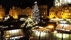 Vánoní strom na Staromstském námstí v Praze.