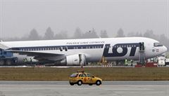 Boeing 767 LOT pojmenovaný Pozna nouzové pistání nepeil.