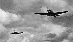 Jeden po druhém odcházejí kamarádi od letky. Ale místo nich zas noví vzlétají.