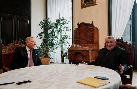 Pavel Smutný, prezident Bohemian Heritage Fund (vlevo), a Dominik kardinál Duka.