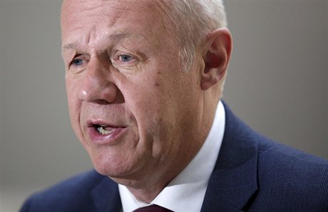 Damian Green, éf kabinetu britské premiérky, rezignoval na svou funkci.