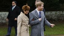 Nedvno zasnouben princ Harry a Meghan Markleov spolen s dalmi leny...