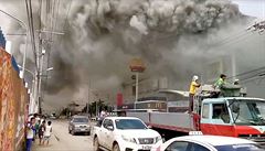Hasiči našli těla 37 lidí, kteří zemřeli při požáru obchodního domu na Filipínách