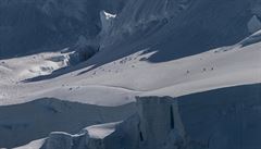 Ti postaviky ztracené v obrovských prostorách. Zde nenarazíte v okruhu mnoha...