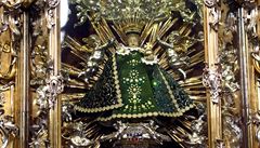 �aty od císa�ovny Marie Terezie, dal�í od císa�e Ferdinanda III., korunku od...