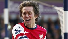 Rosický podepsal s Arsenalem novou smlouvu, v klubu bude do léta 2016