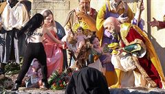 Polonahá aktivistka Femenu se ve Vatikánu pokusila zmocnit sochy Ježíška
