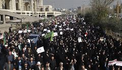 Po protivládních akcích vyšli v Íránu do ulic stoupenci režimu.