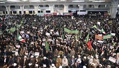 Početný dav se sešel i v téměř třímilionovém Mašhadu, kde ve čtvrtek...