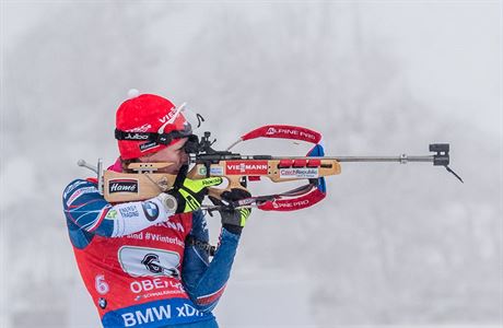 eská biatlonistka Jessica Jislová pi stelb.