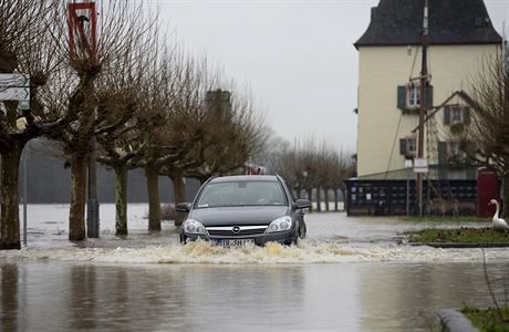 Lokální záplavy v Nmecku zpsobené vydatným detm a táním snhu .