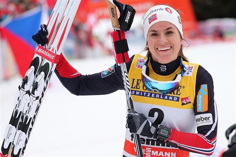 Heidi Wengová z Norska slaví triumf na Tour de Ski 2018.
