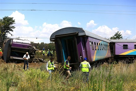 Vlak havaroval u jihoafrického msta Kroonstad.