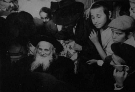 Filozof a rabín Joel Teitelbaum (18871979), zakladatel obce Kiryas Joel.