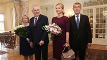 Manželé Monika a Andrej Babišovi (vpravo) přijeli do Lán na tradiční novoroční...