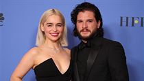 Herci ze serilu Hra o trny: Emilia Clarkeov a Kit Harrington.