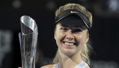 Elina Svitolinová slaví triumf na turnaji v Brisbane.