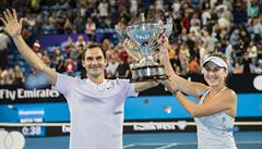Roger Federer a Belinda Bencicová slaví vítzství v Hopman Cupu.