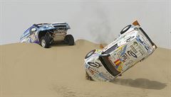 panl Gabriel Moiset Ferrer na Mitsubishi v problémech na Rally Dakar.