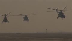 Vzlet afghánských Mi-17 na misi.