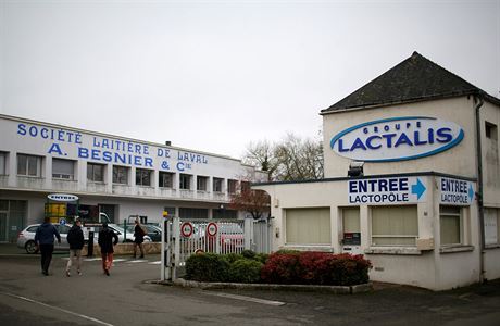 Ústedí francouzské mlékárenské spolenosti Lactalis v západní Francii.