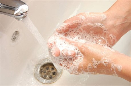 Mytí rukou - ilustrační foto.