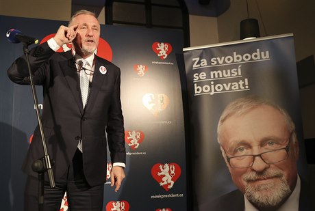 Rozumem a citem vyzýval volit Mirek Topolánek v druhém kole.