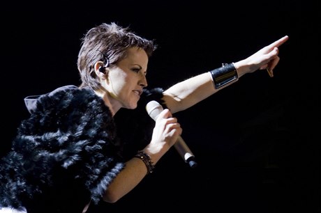 Zpvaka Dolores ORiordanová na koncert kapely Cranberries v Barcelon v roce...