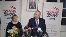 Miloš Zeman promluvil k novinářům.
