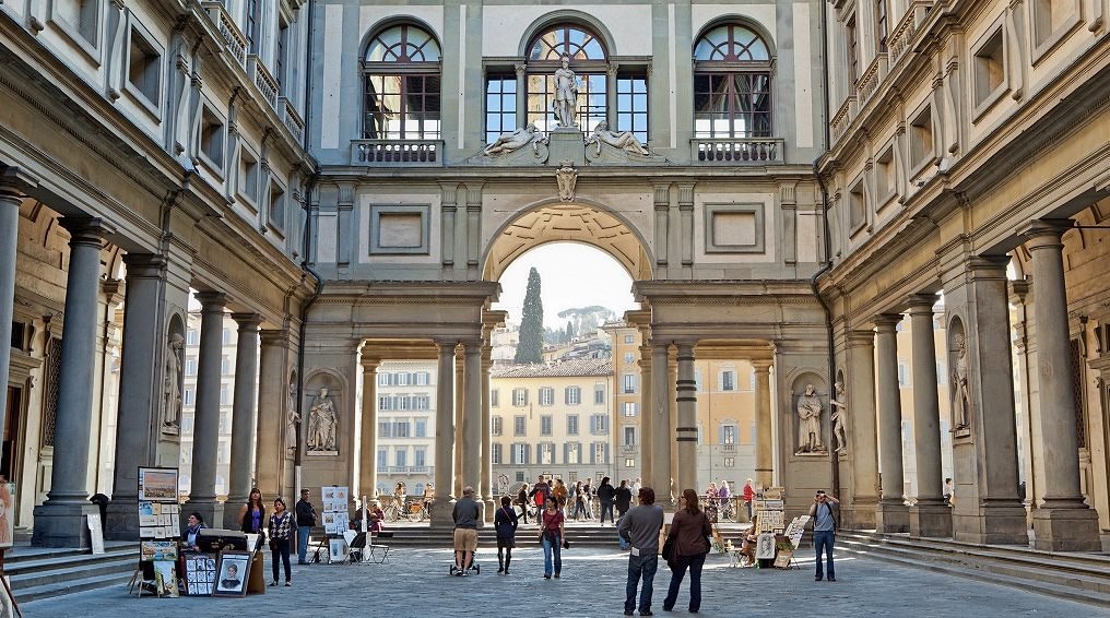 Sv�tov� proslulá galerie Uffizi je jednozna�n� nejnav�t�vovan�j�í sbírkou um�ní...
