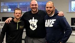 Tyson Fury z prosince 2017 se svým novým kouem Benem Davisonem (vlevo).